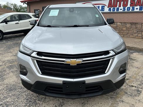 Used 2022 Chevrolet Traverse LS FWD image 4