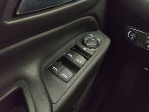 Used 2019 Chevrolet Equinox LT FWD image 27