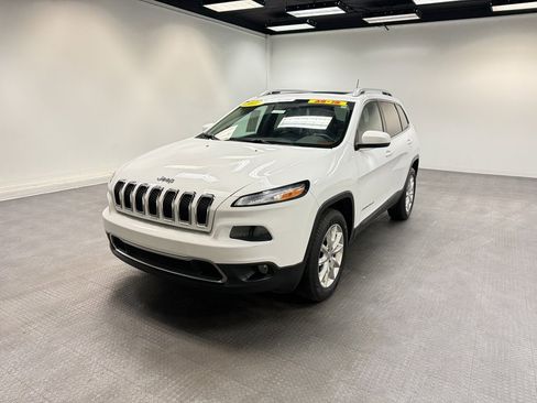 Used 2017 Jeep Cherokee Limited image 1