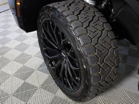 Used 2025 GMC Yukon XL AT4 Ultimate image 51