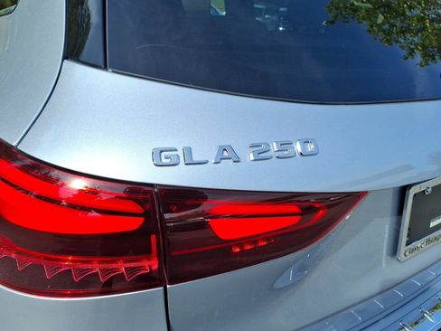 New 2026 Mercedes-Benz GLA 250 4MATIC image 9