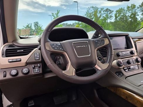 Used 2017 GMC Yukon Denali w/ Open Road Package AWD/4WD image 10