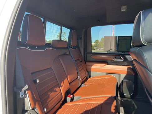 Used 2025 GMC Sierra 2500 Denali Ultimate image 24