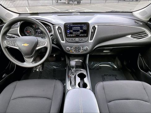 Used 2024 Chevrolet Malibu LT image 15