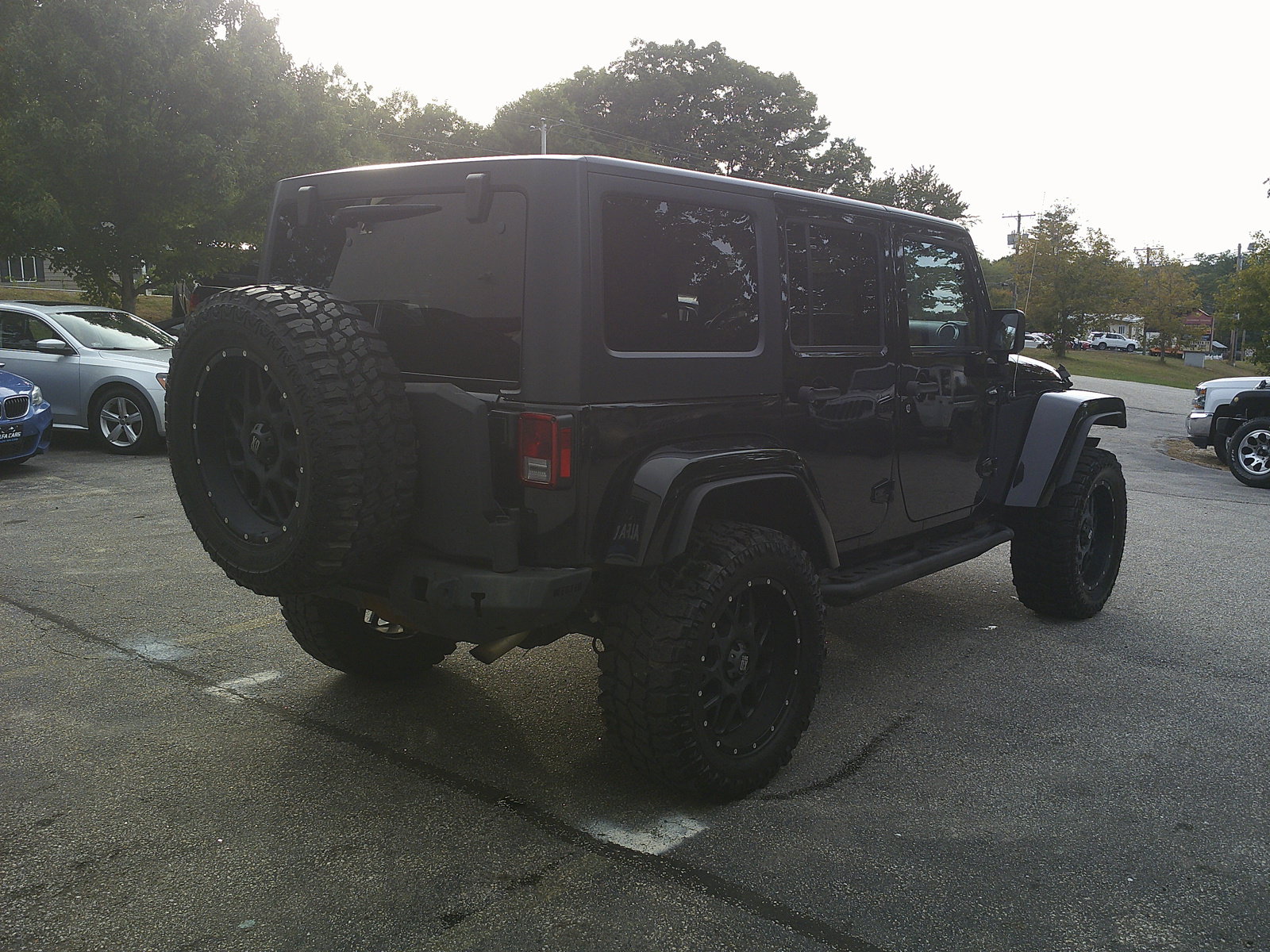 Used 2016 Jeep Wrangler Unlimited Sahara w/ Dual Top Group AWD/4WD image 5