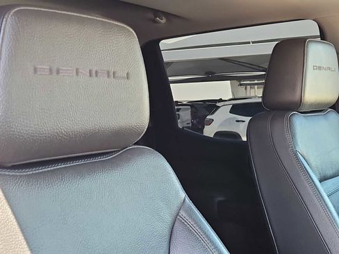 Used 2019 GMC Sierra 1500 Denali w/ Denali Ultimate Package AWD/4WD image 18