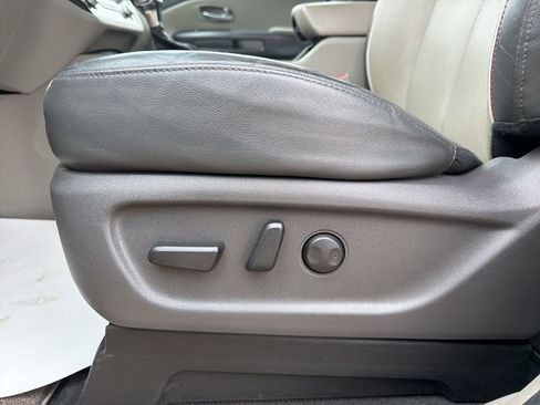 Used 2018 Kia Sedona LX w/ LX Essentials Premium Package image 9