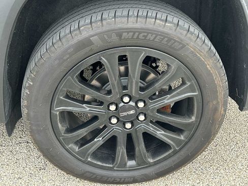 Used 2023 GMC Acadia SLT w/ Elevation Edition FWD image 34