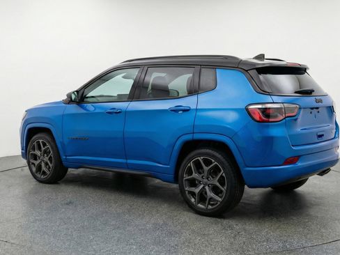 Used 2025 Jeep Compass Limited image 6