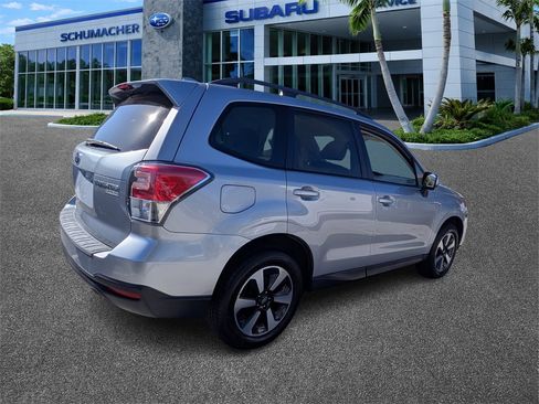 Used 2017 Subaru Forester 2.5i Premium image 7