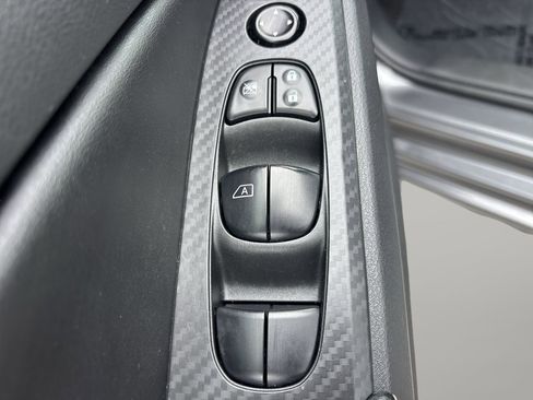 Used 2024 Nissan Altima 2.5 SV FWD image 17