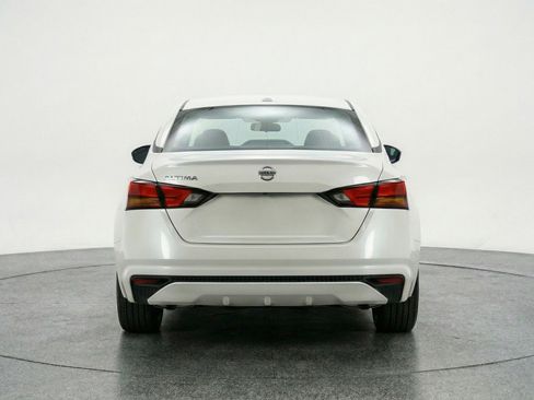 Used 2025 Nissan Altima 2.5 SV image 7