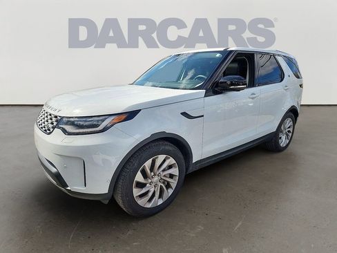 Used 2024 Land Rover Discovery S image 3