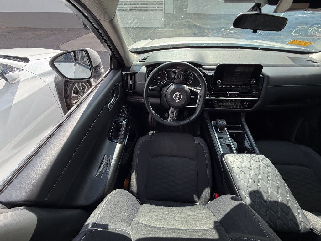 Used 2022 Nissan Pathfinder SV FWD image 6
