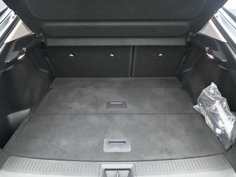 Used 2023 Nissan Ariya AWD image 30