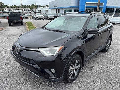 Used 2018 Toyota RAV4 XLE w/ Plus Extra Value Package FWD image 2