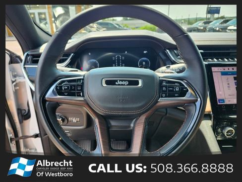 Used 2022 Jeep Grand Cherokee Summit w/ Adv Protech Group IV AWD/4WD image 31