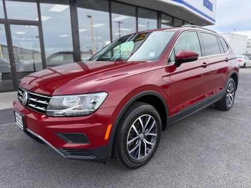 Used 2019 Volkswagen Tiguan SE AWD/4WD image 1