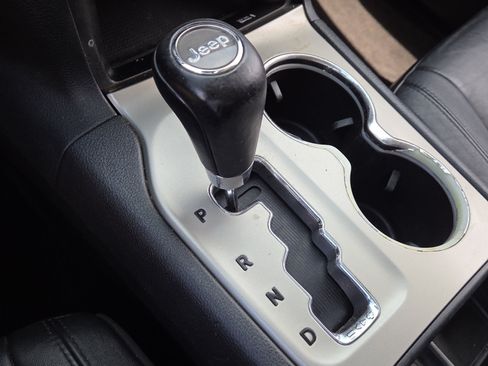 Used 2012 Jeep Grand Cherokee Laredo AWD/4WD image 30