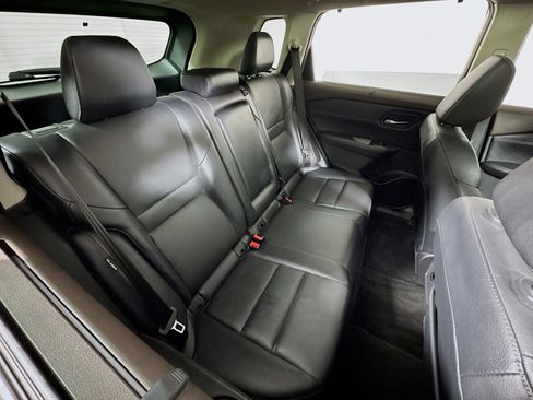 Used 2023 Nissan Rogue SL w/ SL Premium Package image 32