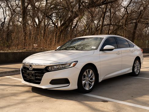 Used 2018 Honda Accord LX image 5