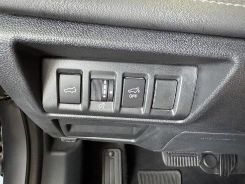 Used 2025 Subaru Outback Limited AWD/4WD image 26