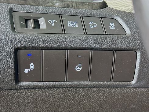 Used 2017 Hyundai Santa Fe Sport image 17