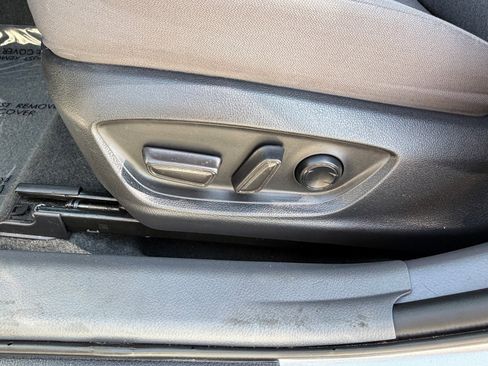 Used 2022 Toyota Camry LE image 19