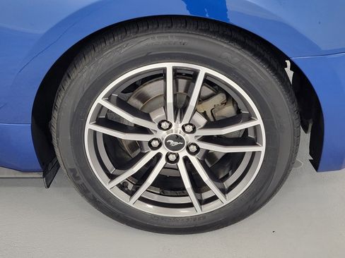 Used 2017 Ford Mustang GT RWD image 11