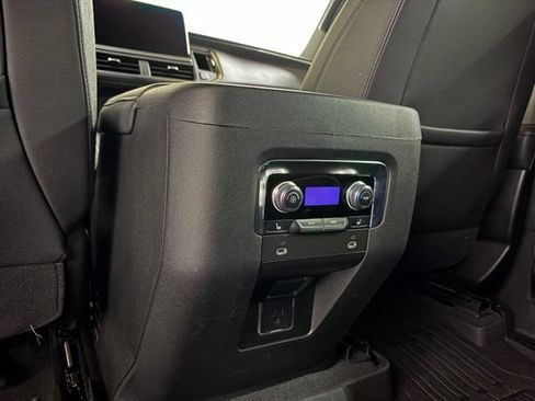 Used 2023 GMC Yukon SLT w/ SLT Premium Package AWD/4WD image 28
