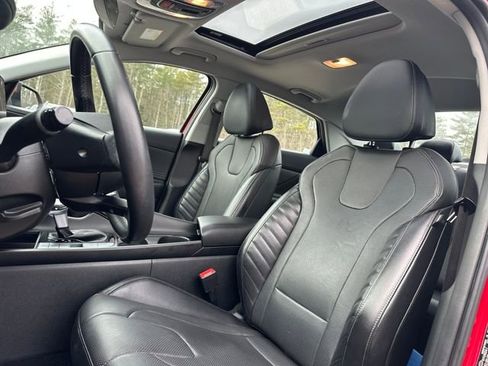 Certified 2023 Hyundai Elantra Limited w/ Cargo Package image 14