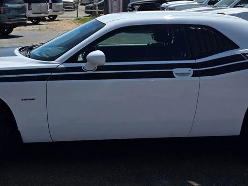 Used 2018 Dodge Challenger R/T RWD image 6