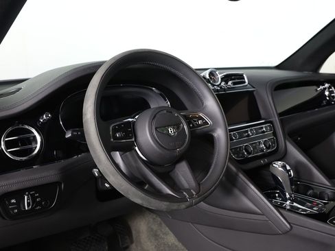 Used 2023 Bentley Bentayga image 19