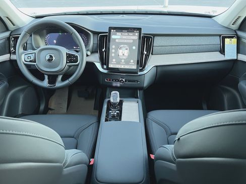 New 2026 Volvo XC90 B6 Plus w/ Protection Package Premier image 23