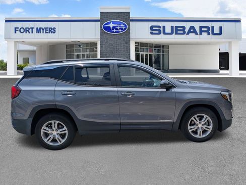 Used 2021 GMC Terrain SLE w/ Driver Convenience Package FWD image 3