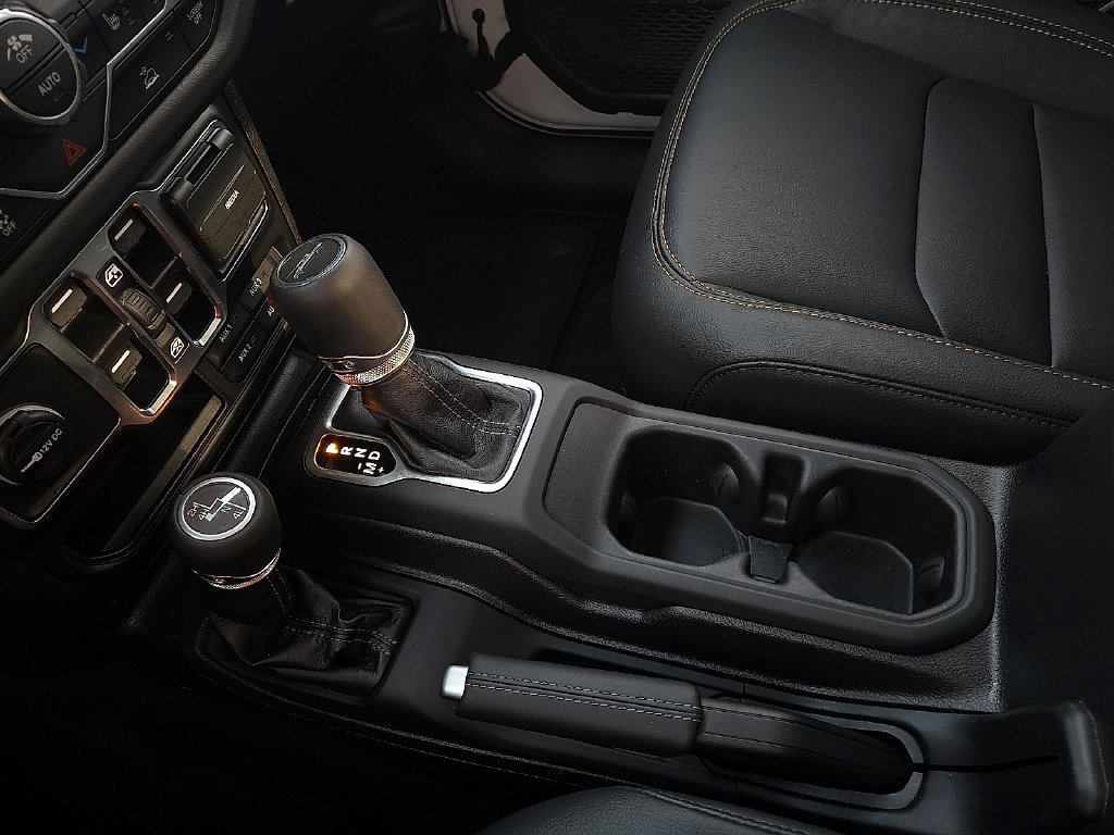 Used 2025 Jeep Gladiator Sport AWD/4WD image 20