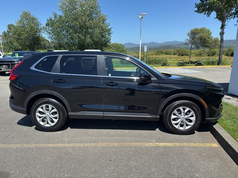 Used 2025 Honda CR-V LX image 21