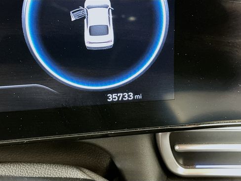 Used 2025 Hyundai Elantra SEL FWD image 19