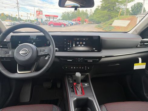 New 2026 Nissan Kicks SR w/ Cold Weather Package AWD/4WD image 13
