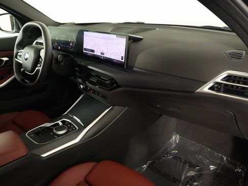 Used 2025 BMW 330i Sedan w/ Premium Package image 9