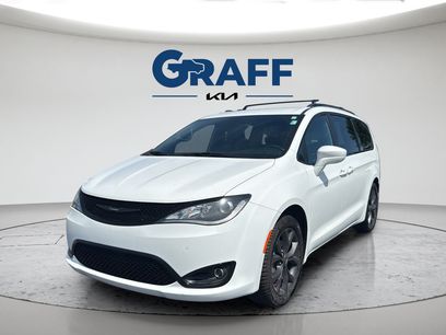 Used 2020 Chrysler Pacifica Touring-L w/ Premium Audio Group