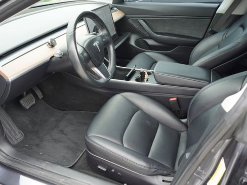 Used 2018 Tesla Model 3 Long Range RWD image 7