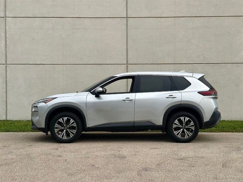 Used 2021 Nissan Rogue SV image 6