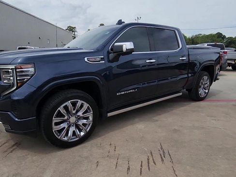Certified 2022 GMC Sierra 1500 Denali w/ Denali Reserve Package AWD/4WD image 4