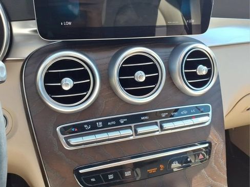 Used 2020 Mercedes-Benz GLC 300 4MATIC image 24