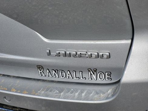 New 2025 Jeep Grand Cherokee Laredo image 7