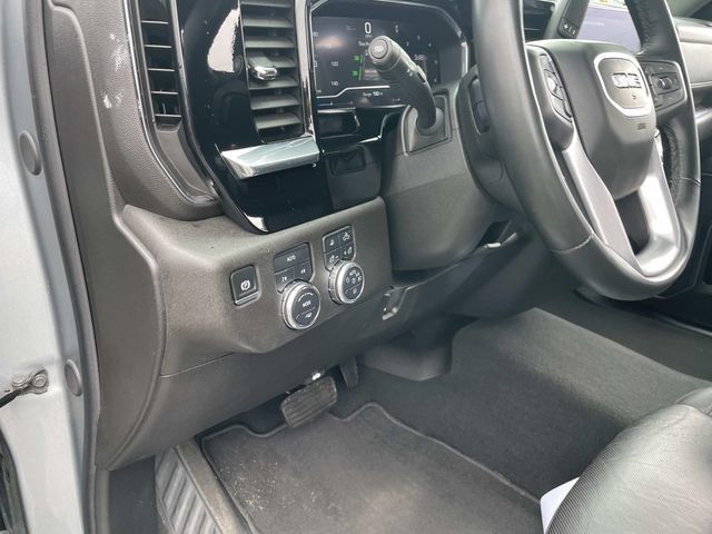 Used 2025 GMC Sierra 1500 SLT AWD/4WD image 22
