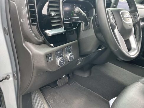 Used 2025 GMC Sierra 1500 SLT AWD/4WD image 22