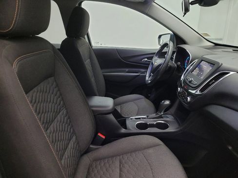 Used 2020 Chevrolet Equinox LT w/ Driver Convenience Package image 21