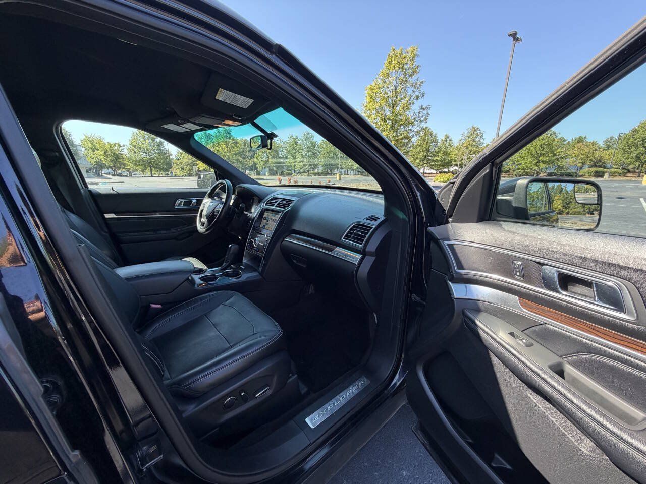 Used 2017 Ford Explorer Limited FWD image 20